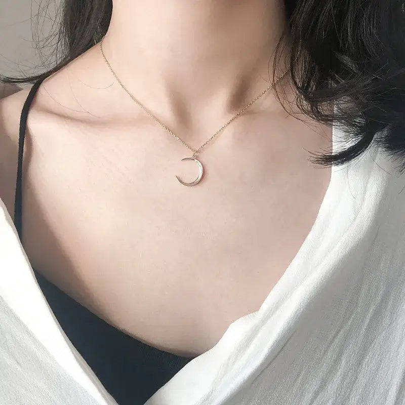 Moon Pendant Necklace for Women - Sweet Crescent Clavicle Chain Jewelry